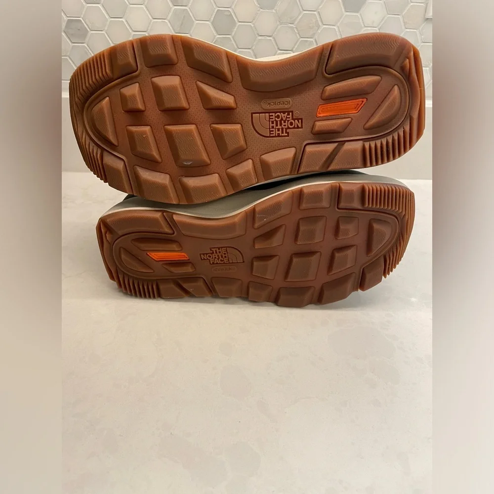 The North Face‎ Green Winter Boots Women’s size 6.5
